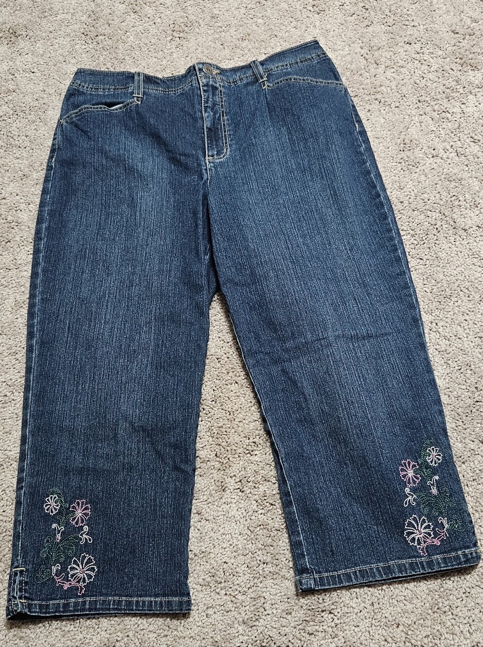Gloria Vanderbilt dark blue denim jeans with purple label